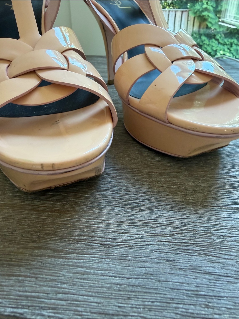 Saint Laurent Blush Patent Leather T-Strap Knot Sandals - Picture 3 of 12